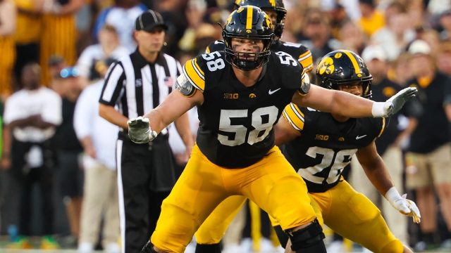 Iowa's Kade Pieper: Transitioning from Guard to Center with Confidence | jamu78, casino world online Iowa's Kade Pieper: Transitioning from Guard to Center with Confidence | jamu78, casino world online