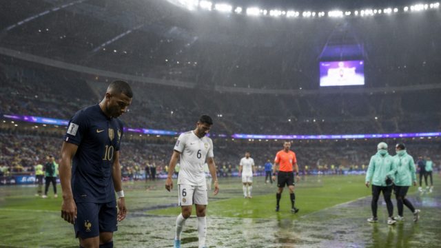 Weather Disrupts World Cup: France-Iraq Match Paused for Two Hours | gaskan88 slot login, vulkanbet Weather Disrupts World Cup: France-Iraq Match Paused for Two Hours | gaskan88 slot login, vulkanbet